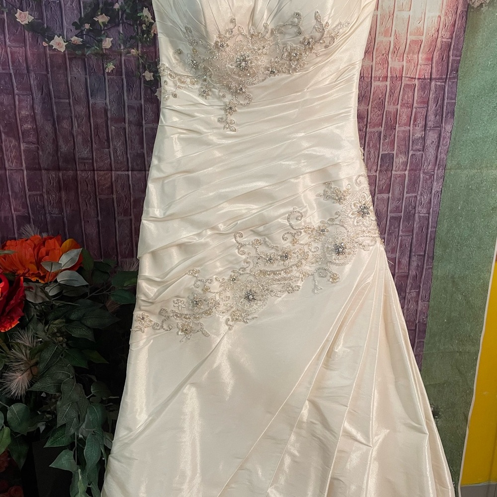 Elegant Ivory Strapless Gown with Embellishments